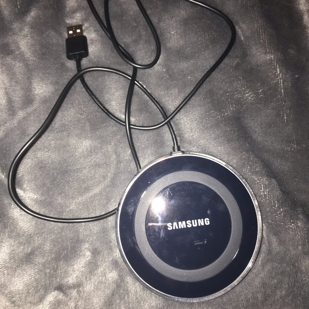 Samsung wireless charging pad
